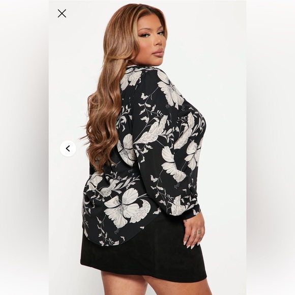 *BRAND NEW/ UNUSED* Women’s FashionnFloral Emotions Button Down Black Top- Small - Picture 6 of 11